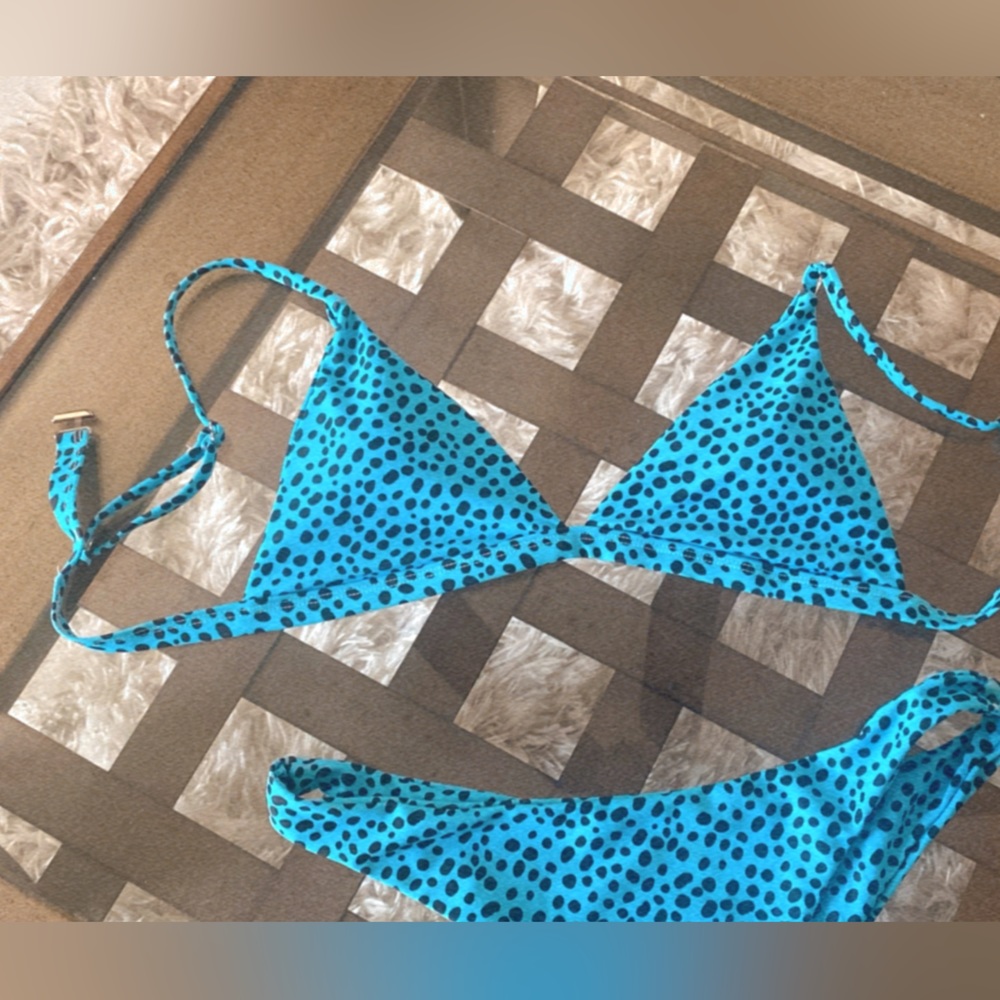 Blue bikini - Picture 4 of 4